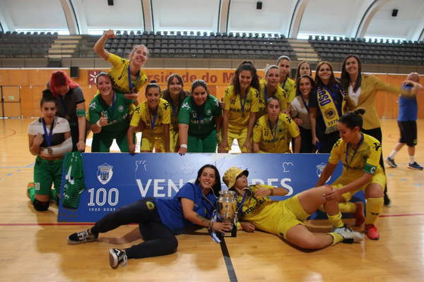 SEMIFINAIS SUPER TAÇA EMPRESARIAL FUTSAL FEM ao vivo: DE REPENTE